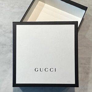 Chic B&W Gucci Logo Box 7.4x7.4x3